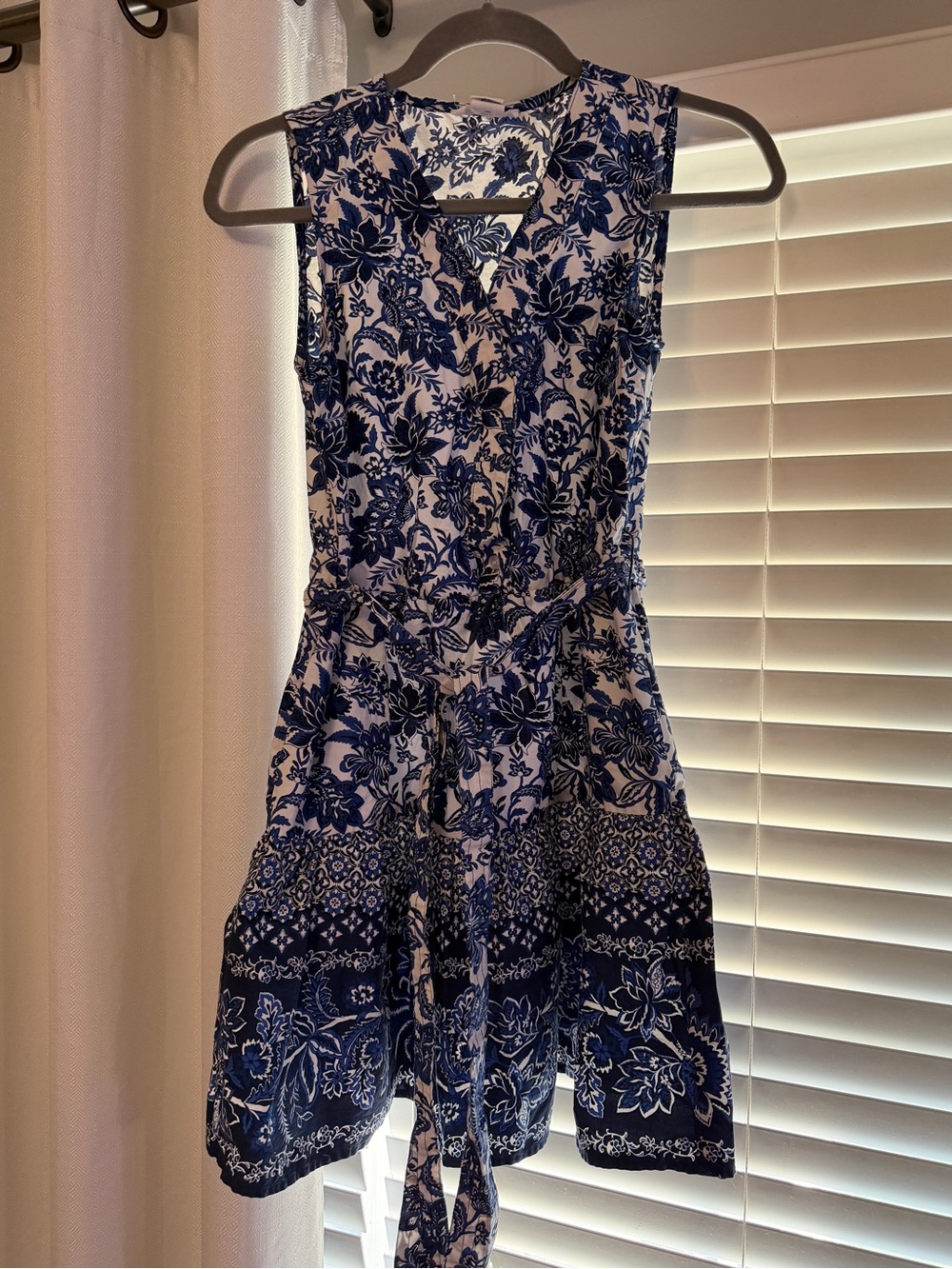 Lucky Brand Sleeveless Blue and White Floral Tie-Waist Dress
